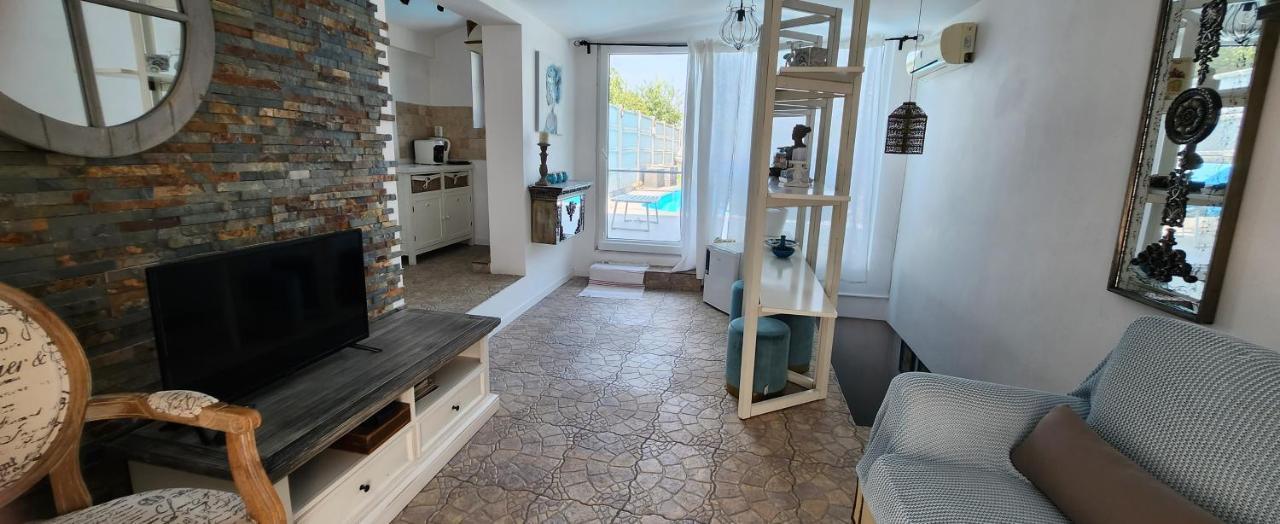 Morii Lake Pool Villa Bukareszt Zewnętrze zdjęcie