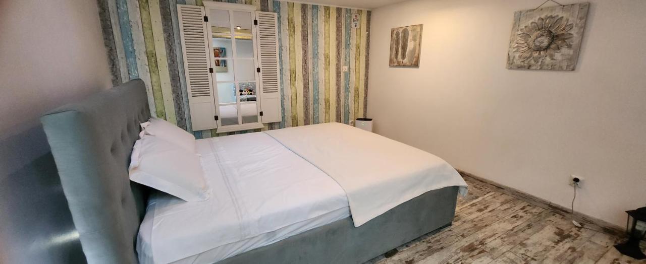 Morii Lake Pool Villa Bukareszt Zewnętrze zdjęcie